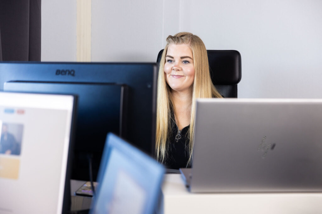 Arbeid med nettside hos Guru Utvikling